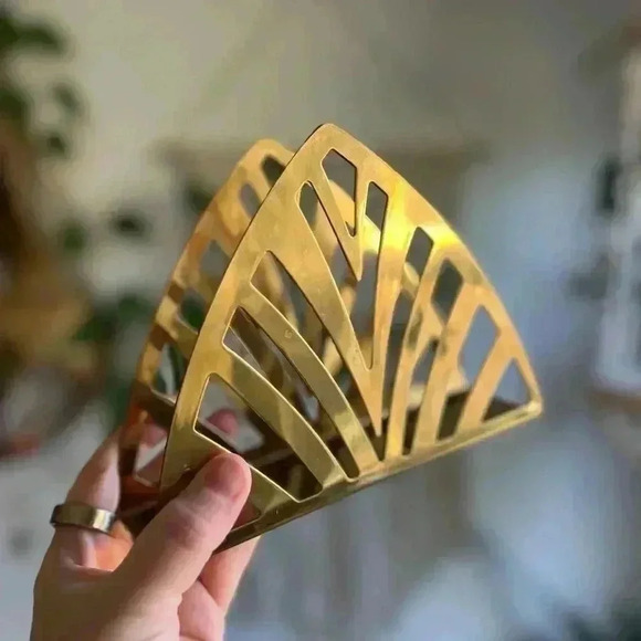 IKEA TILLSTÄLLNING Napkin holder, brass color/ gold Brass Art Deco Triangle - Picture 6 of 11